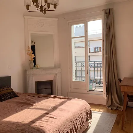 Appartamento Parisian With Balcony