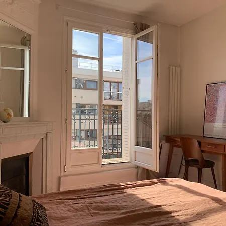 Parisian With Balcony Appartamento